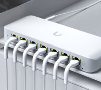 Ubiquiti USW-ULTRA-210W UniFi 8-Port GbE PoE+ powered by GbE++ input 210W - Slika 13