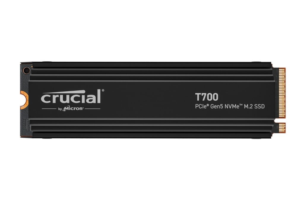 Crucial CT2000T700SSD5 T700 2TB PCIe Gen5 NVMe M.2 SSD with heatsink
